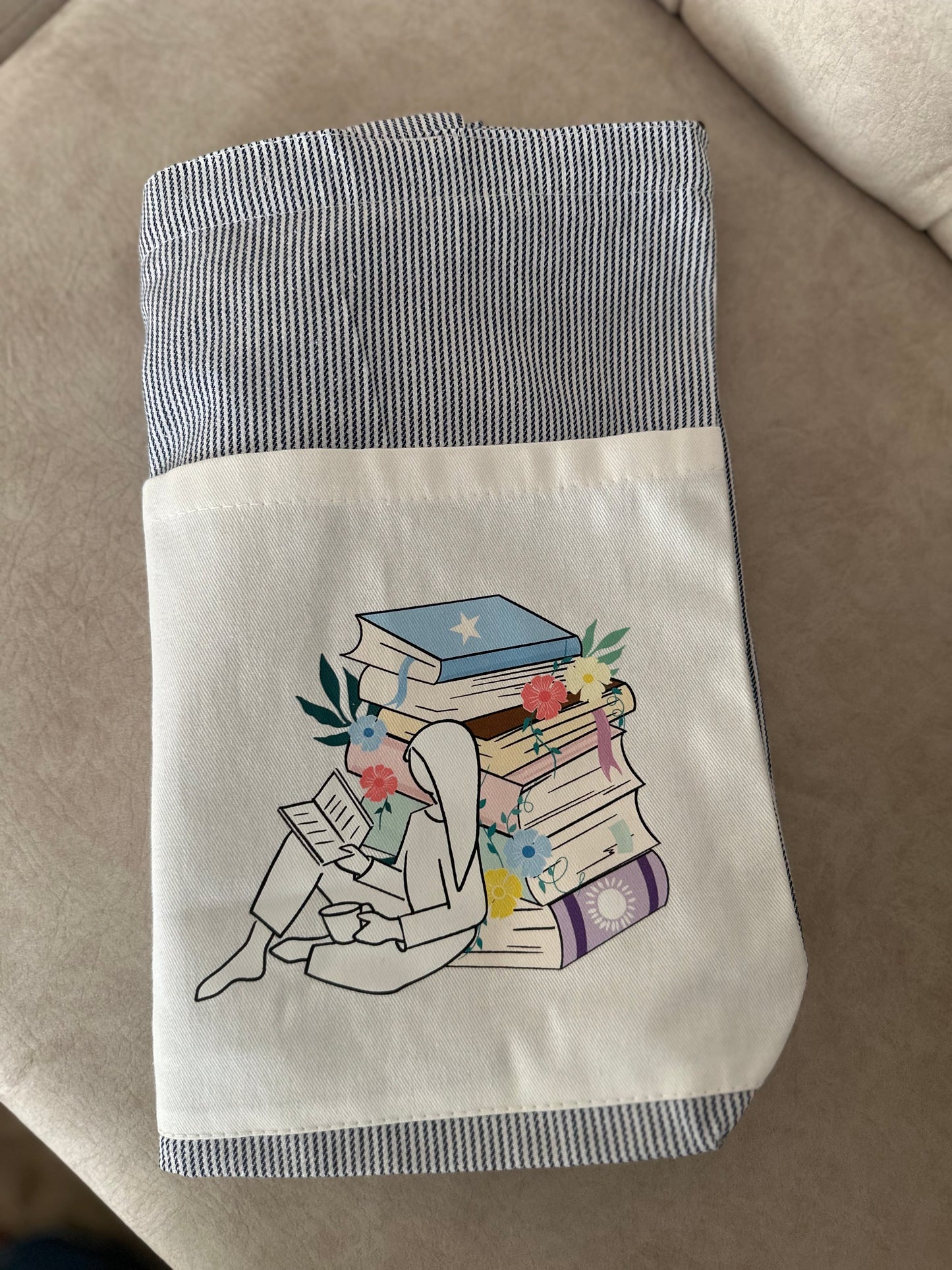 Horizontal | Library White Tote bag | Twill Cotton