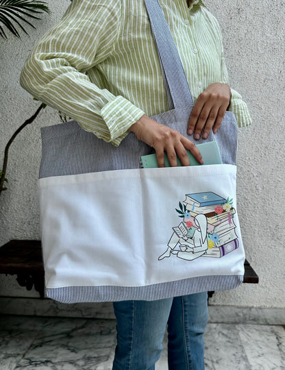 Horizontal | Library White Tote bag | Twill Cotton